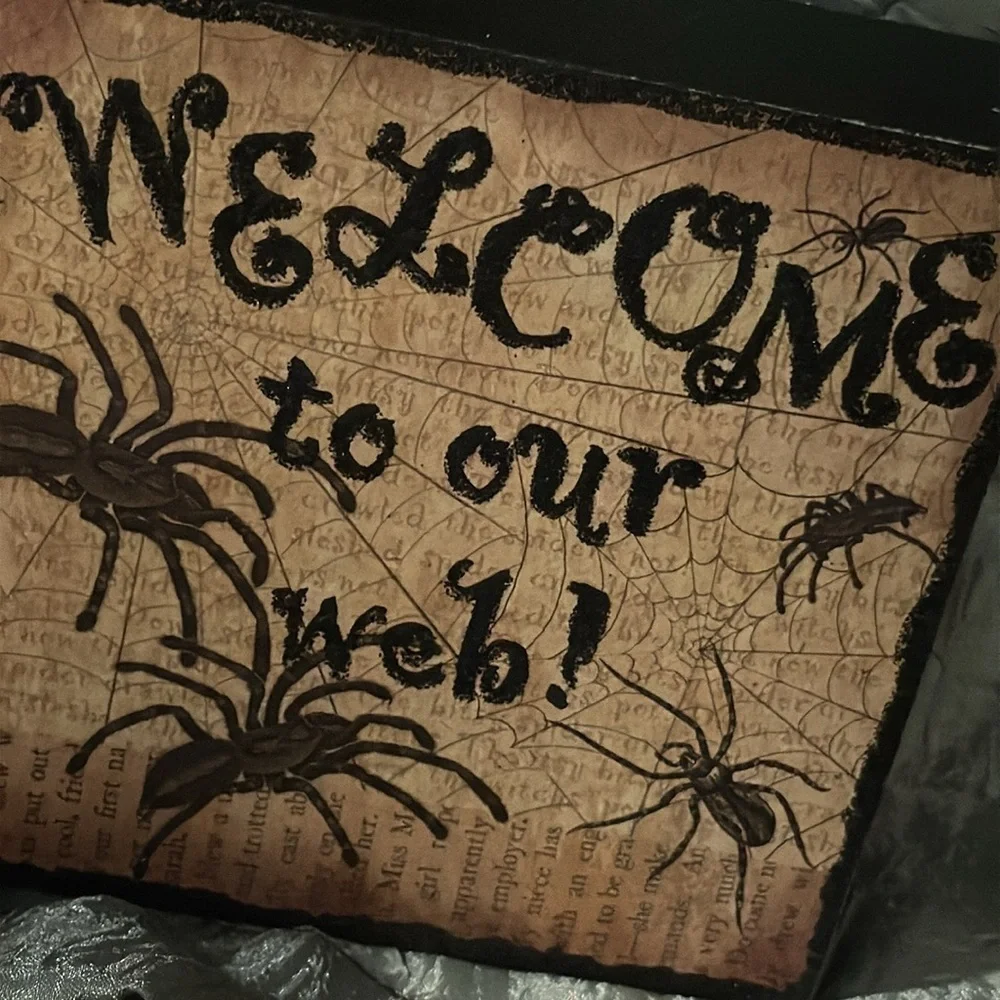 Halloween welcome decorative  sign